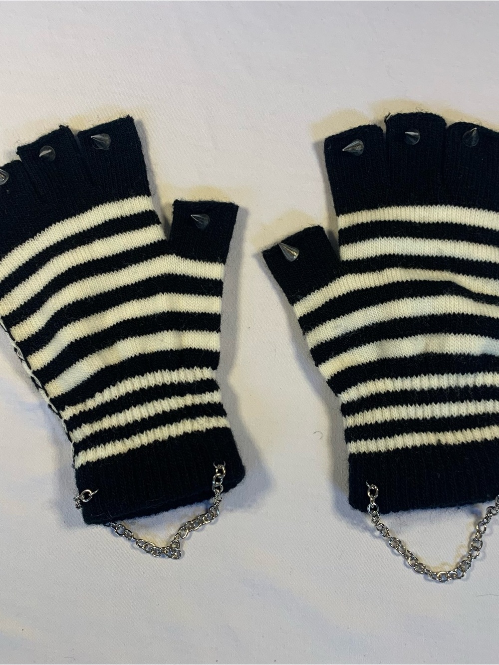 Hot Topic Black and White Striped Fingerless Mittens with Chain